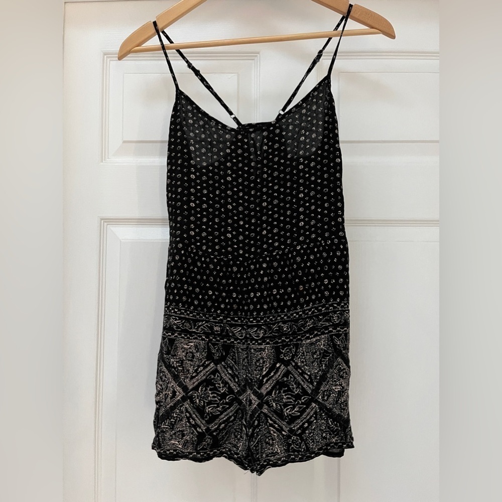 Chloe K Rayon Romper, Spaghetti Straps, Shorts size Medium